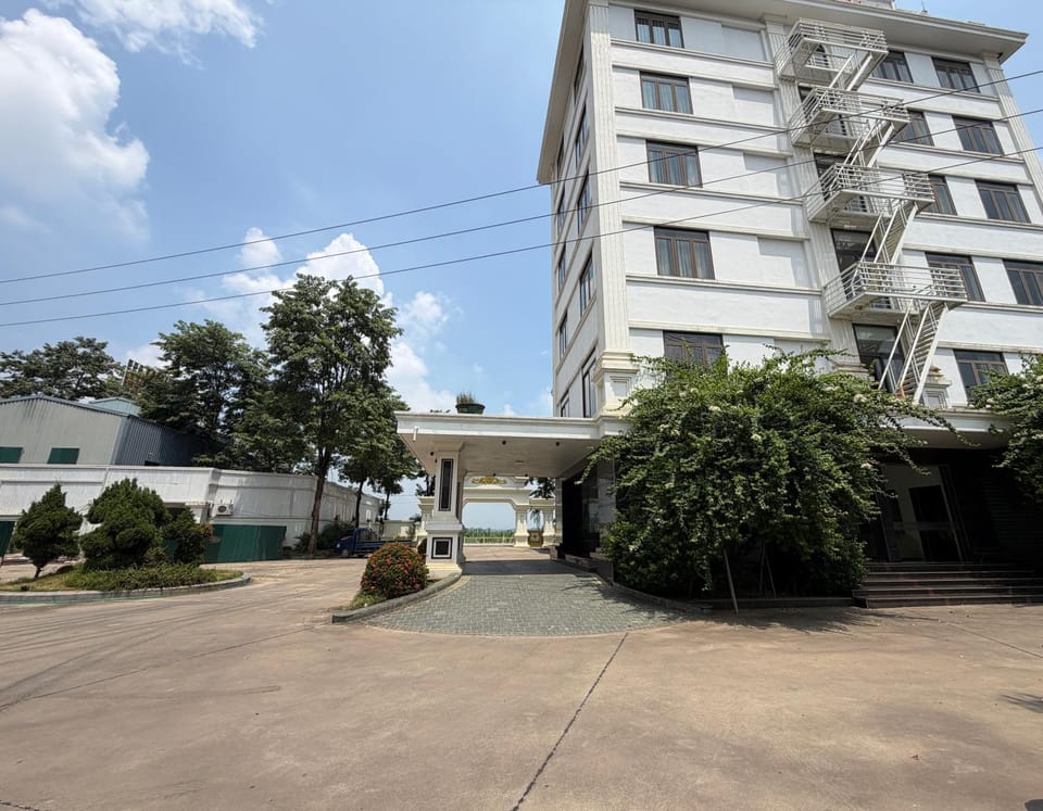 Property building, Day