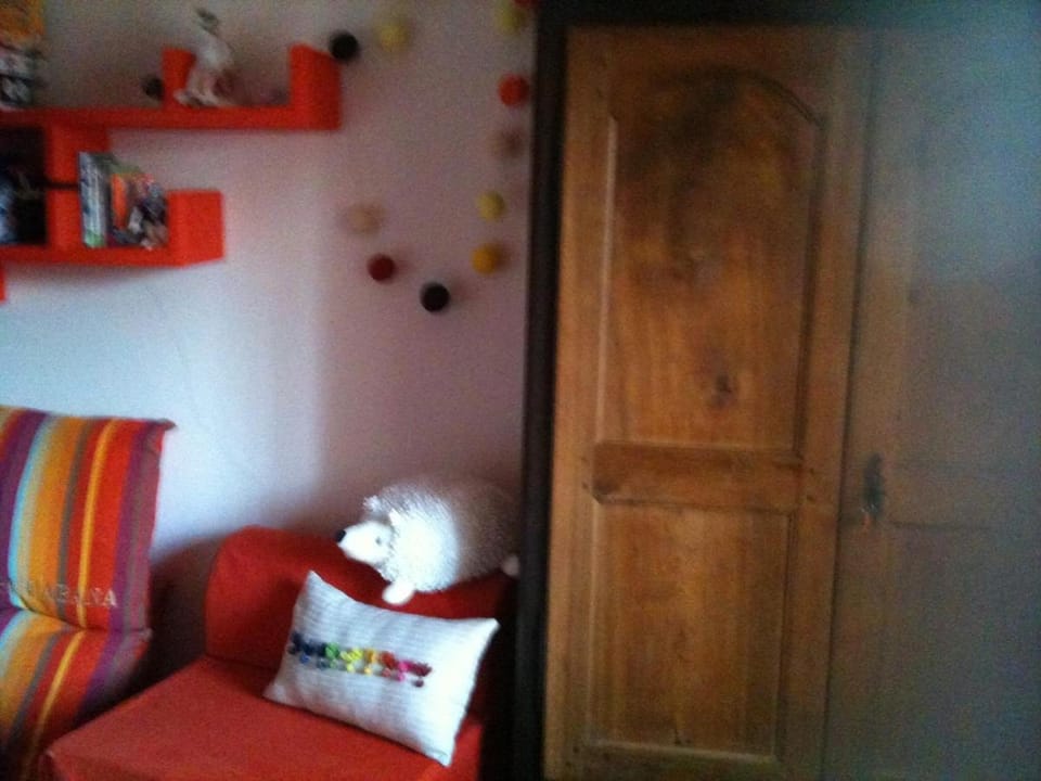 Chambre dans maison de village au coeur d'un village médiéval Vacation rental in Provence