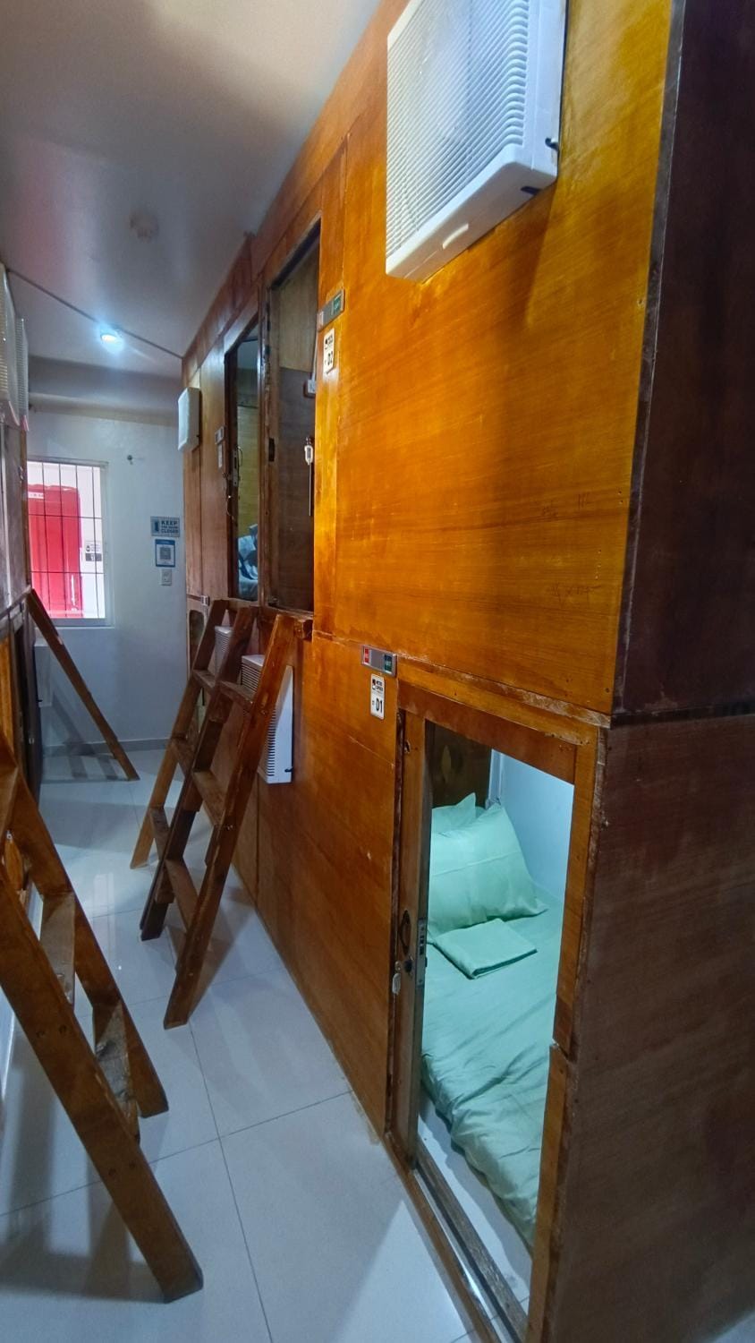 Metro Capsule - Parañaque Capsule hotel in Las Pinas