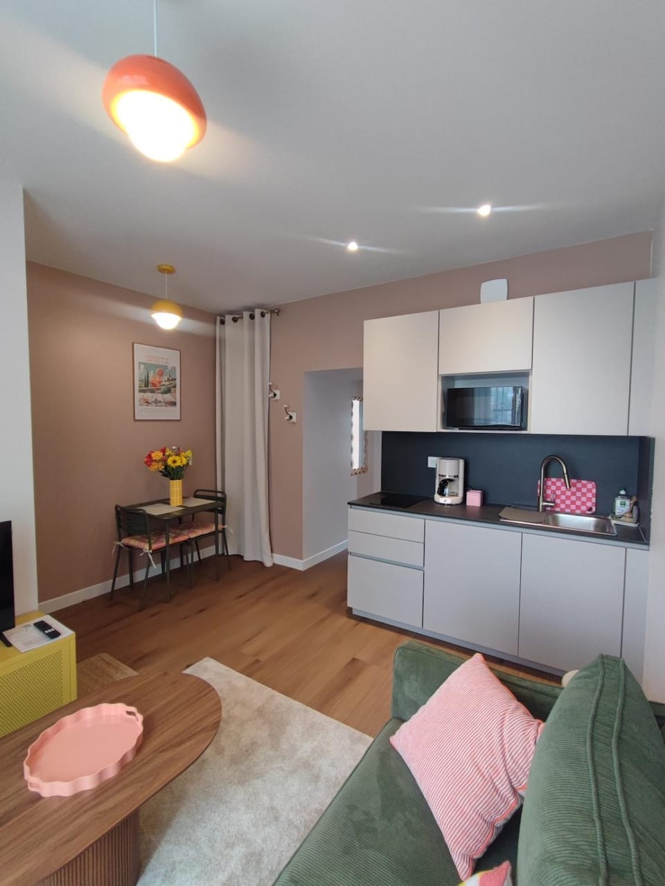 Kitchen or kitchenette, Living room, Dining area