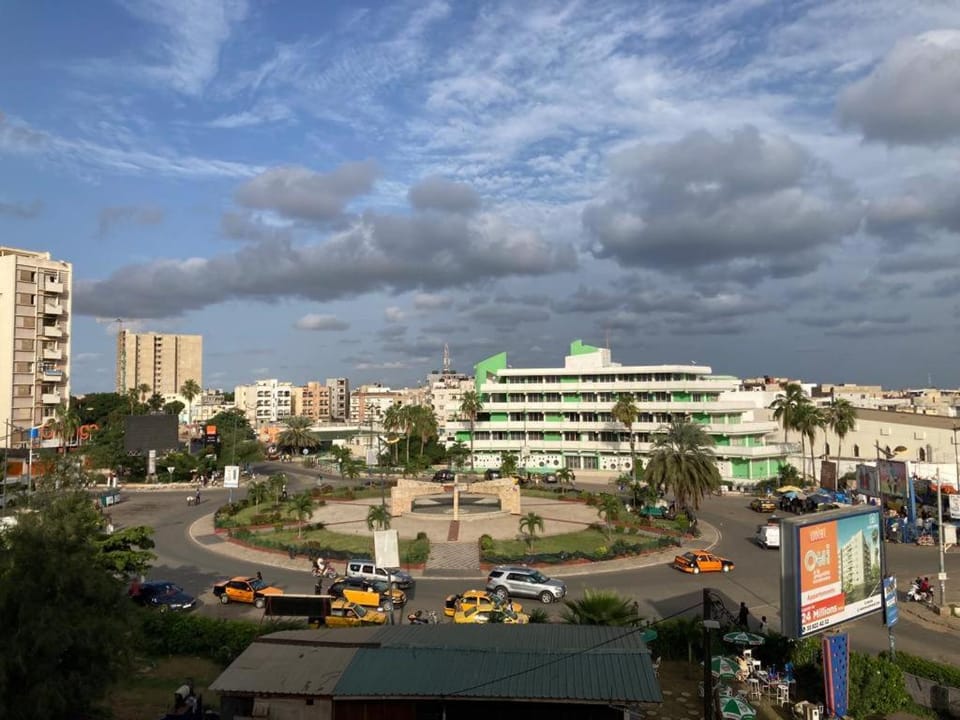 GRAND APPARTEMENT DAKAR Rond Point Jet d'Eau Apartment in Dakar