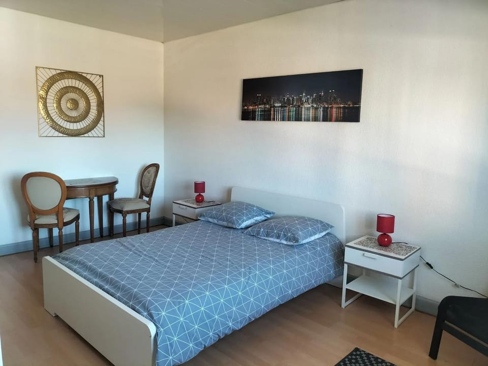Photo of the whole room