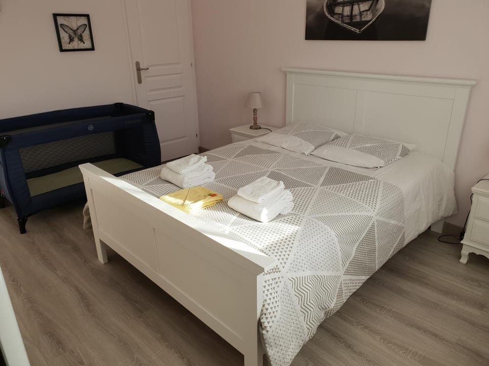 Living room, Bedroom