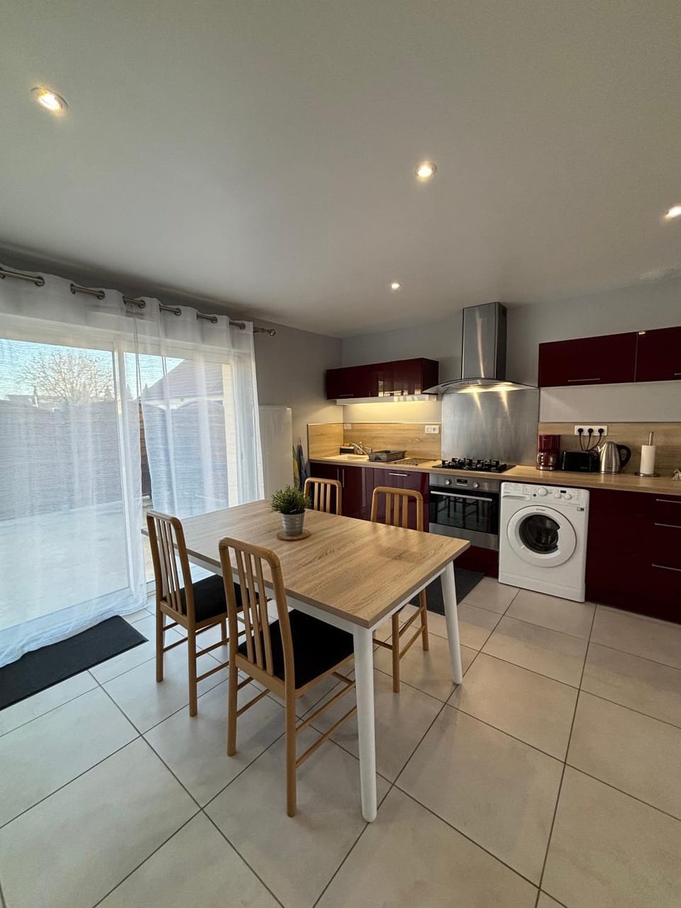 Property building, Kitchen or kitchenette, Living room