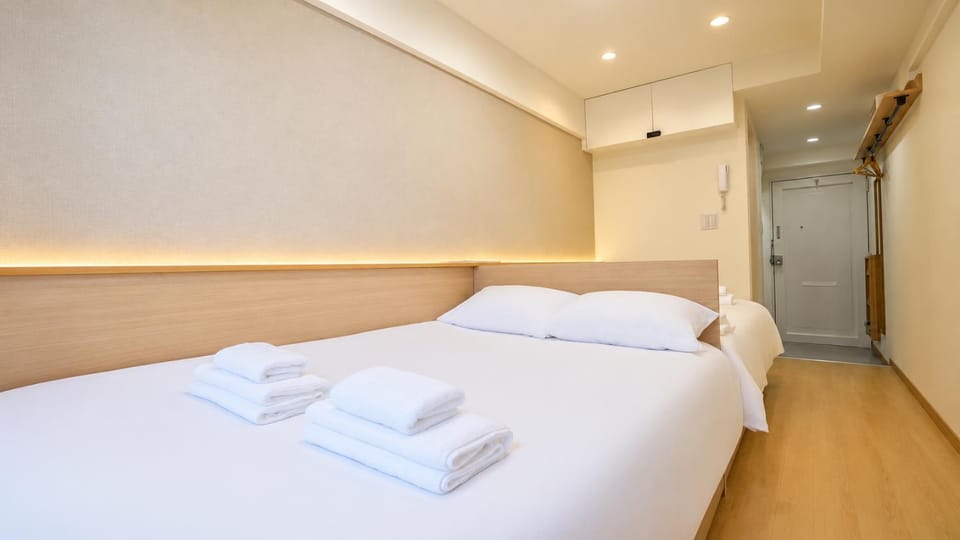 Bed, Photo of the whole room, Bedroom, towels, air conditioner