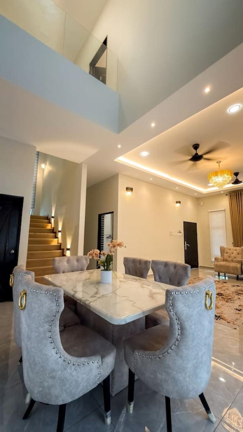 Seremban Private Pool 5BR 10 Pax Netflix WiFi House in Negeri Sembilan, Malaysia
