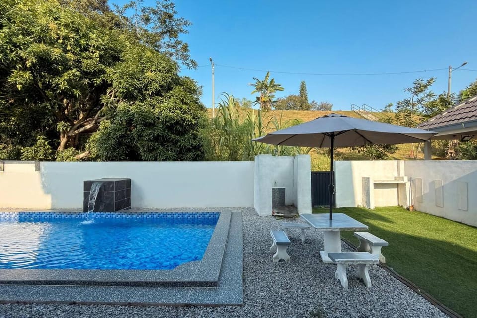 Seremban Private Pool 5BR 10 Pax Netflix WiFi House in Negeri Sembilan, Malaysia