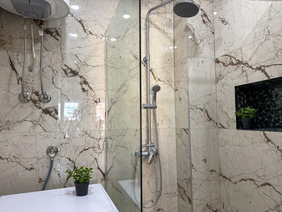 Shower, Bathroom, towels