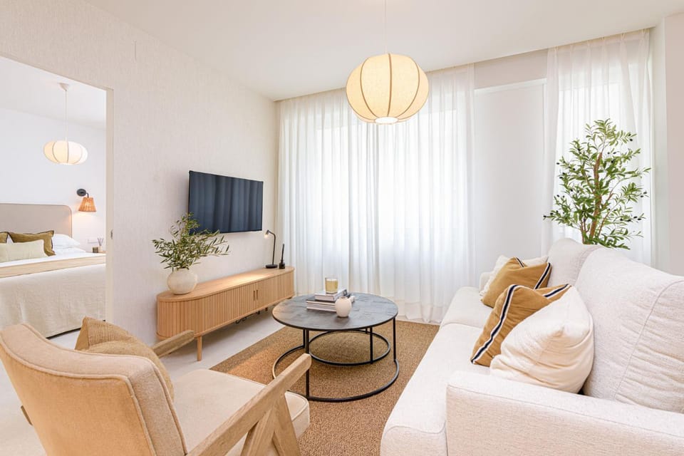 Communal lounge/ TV room, Living room