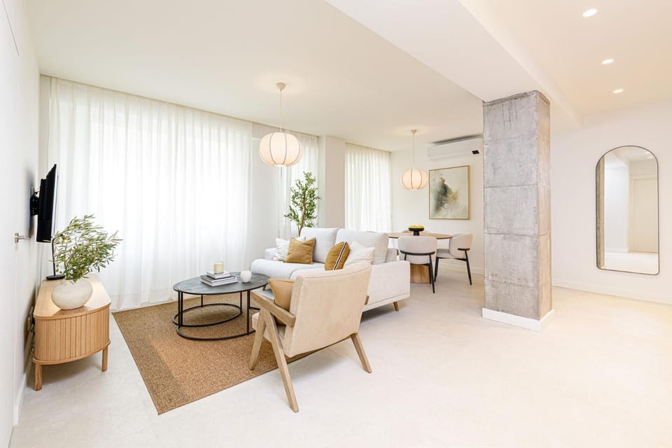 Communal lounge/ TV room, Living room