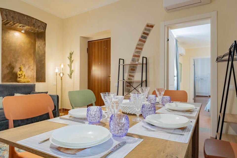 Living room, Seating area, Dining area, air conditioner