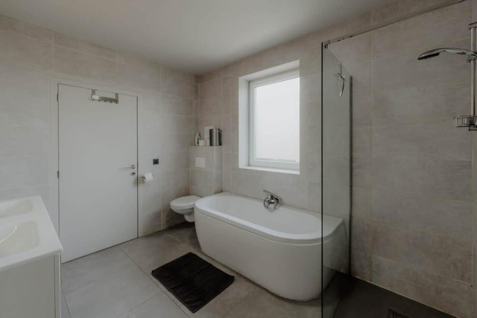 Bathroom, Bath