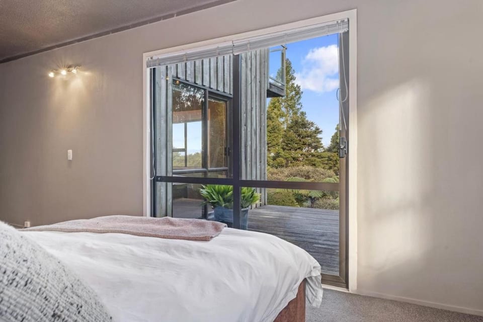 Albany Forest Retreat - A Place to Breathe House in Auckland