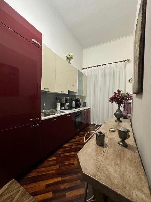 The Superhost - Estes Bed and Breakfast in Crotone