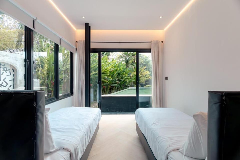 Spacious Modern 5BR Pool Villa in Central Bingin Villa in Bali