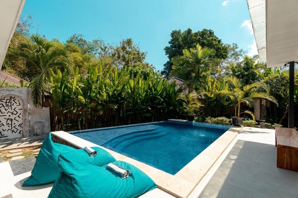 Spacious Modern 5BR Pool Villa in Central Bingin Villa in Bali