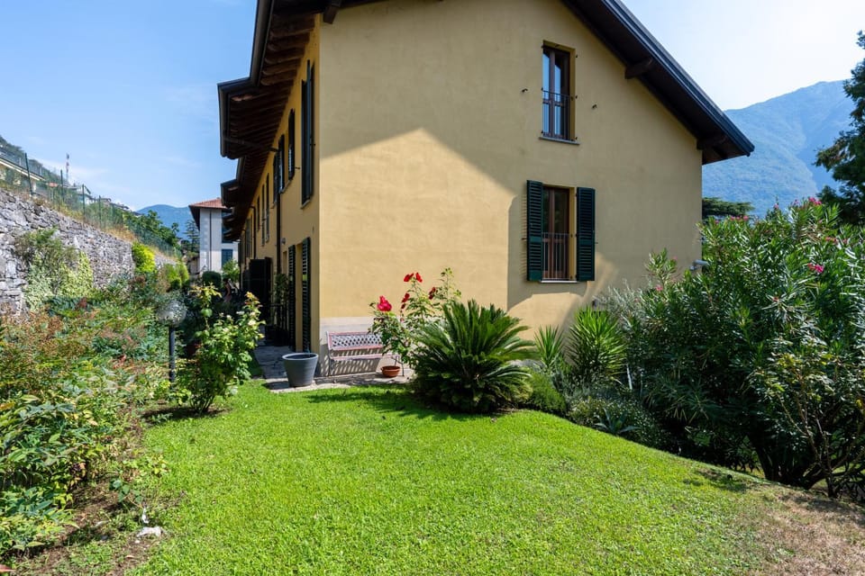 Three Bedrooms Apartment - Regina Residence Apartment in Laglio