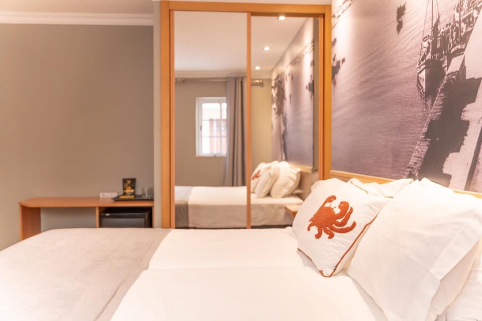 Bed, Decorative detail, Bedroom, wardrobe