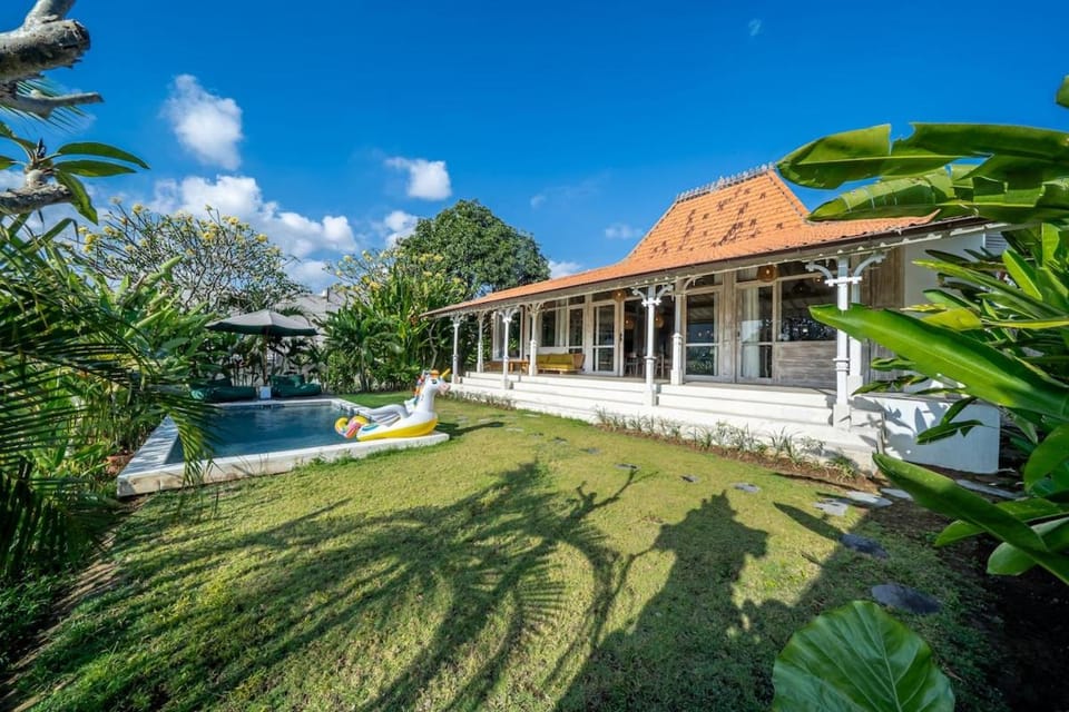 Berawa 3BR Classic Villa with Pool Omahe DAZ Villa in North Kuta