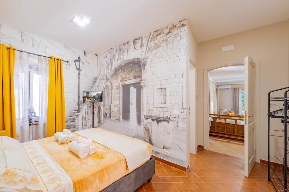 Bed, Photo of the whole room, Bedroom, towels