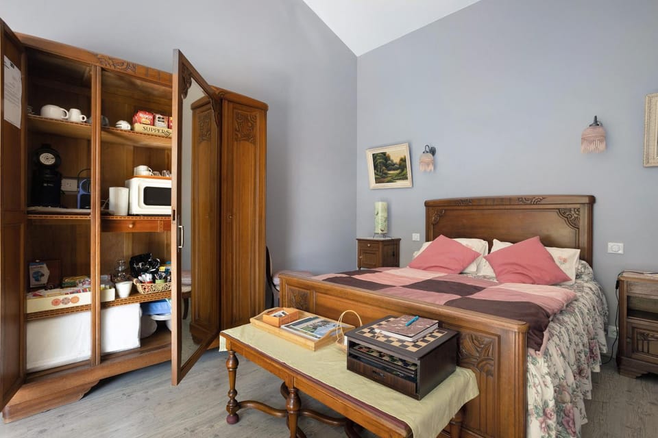Living room, Bedroom