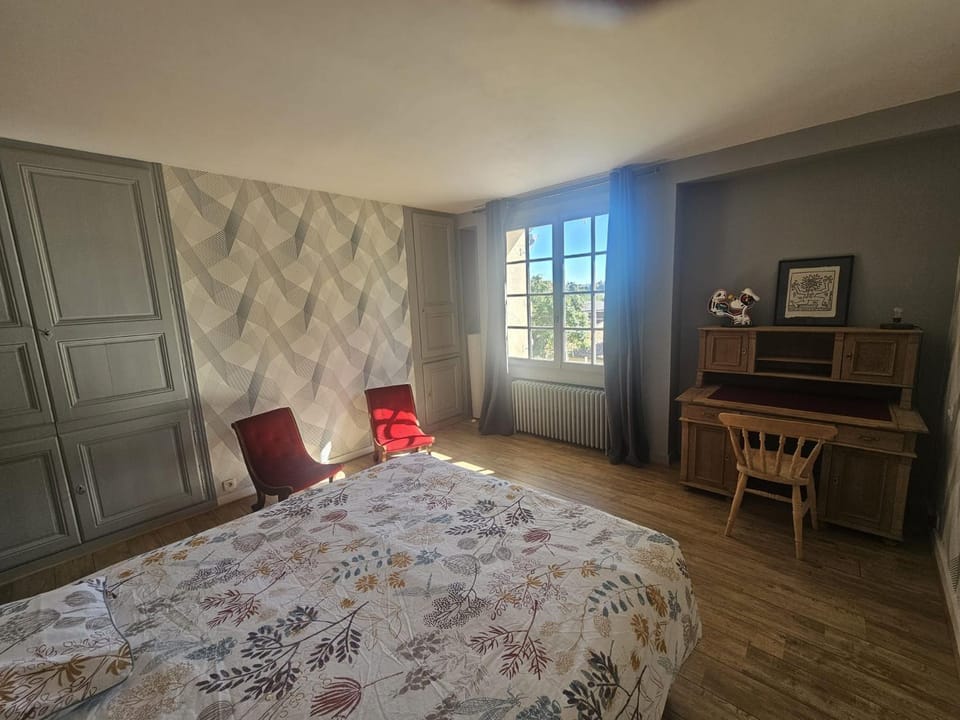 Photo of the whole room