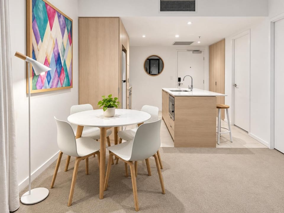 Kitchen or kitchenette, Seating area, Dining area