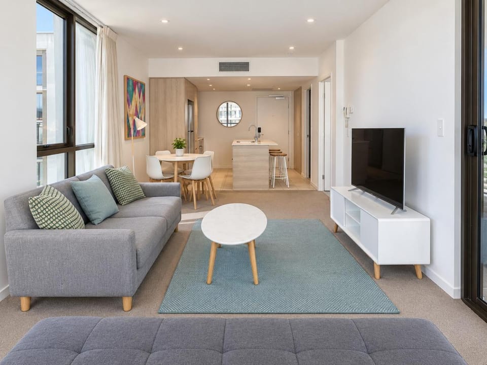 TV and multimedia, Kitchen or kitchenette, Living room, Photo of the whole room, Seating area, Dining area
