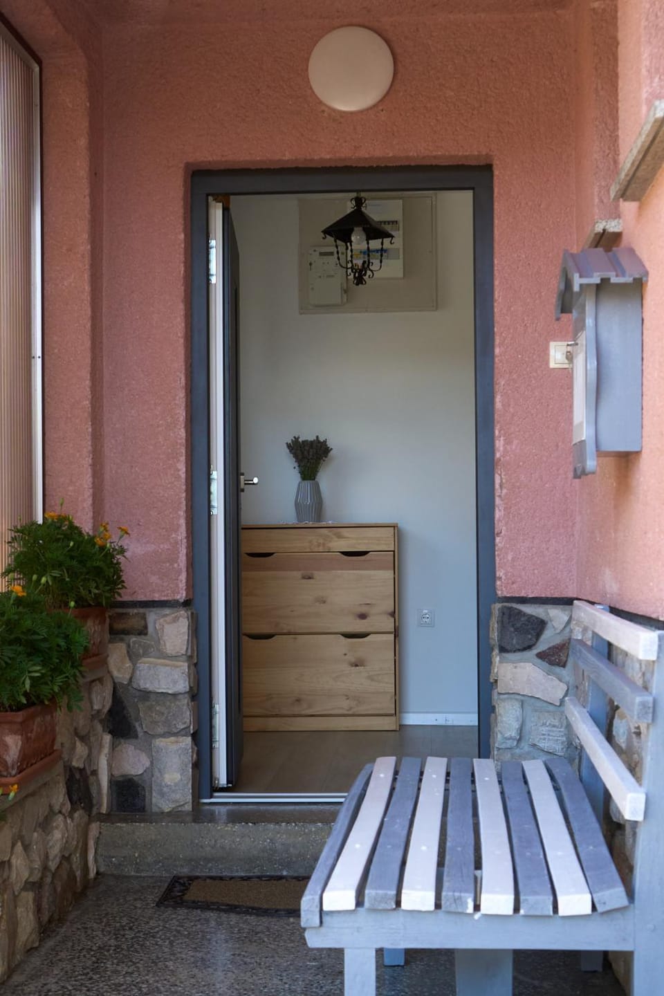 Facade/entrance