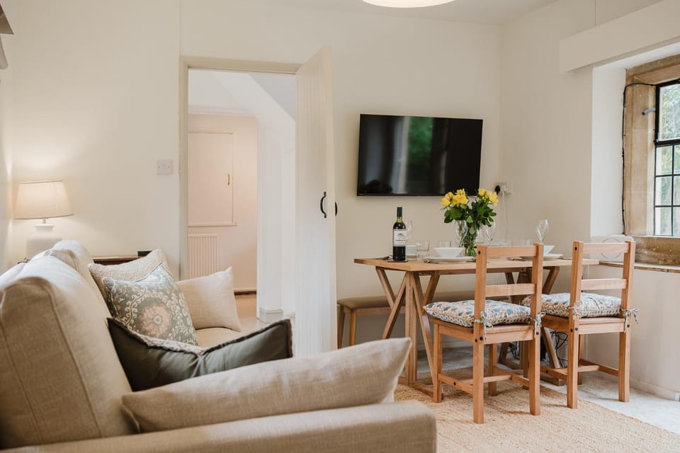 Communal lounge/ TV room, Living room