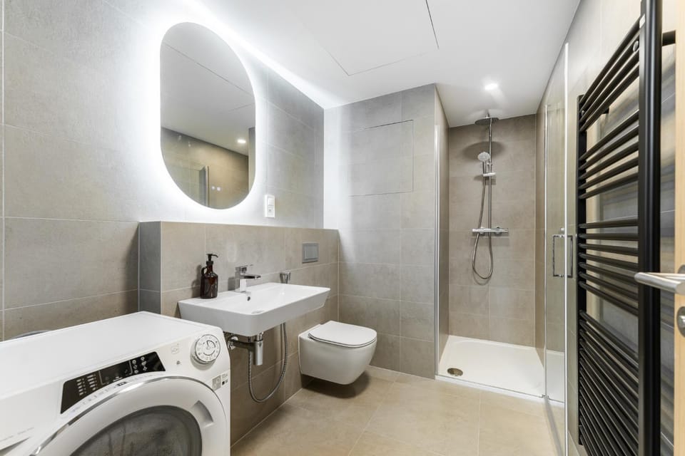 Shower, Toilet, Bathroom, washing machine