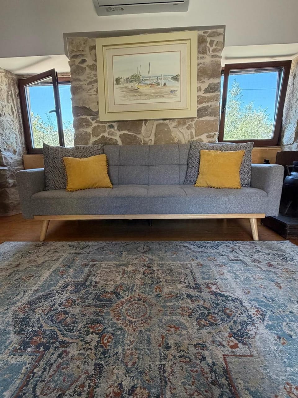 Living room, Seating area, air conditioner