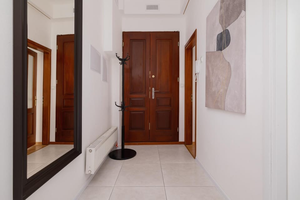Noelia Suite - 3BR & Balcony - Old Town Apartment in Krakow