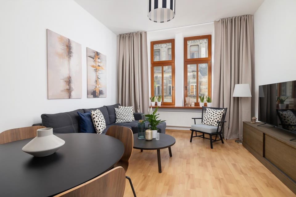 Noelia Suite - 3BR & Balcony - Old Town Apartment in Krakow