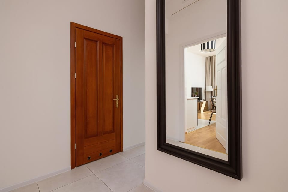Noelia Suite - 3BR & Balcony - Old Town Apartment in Krakow