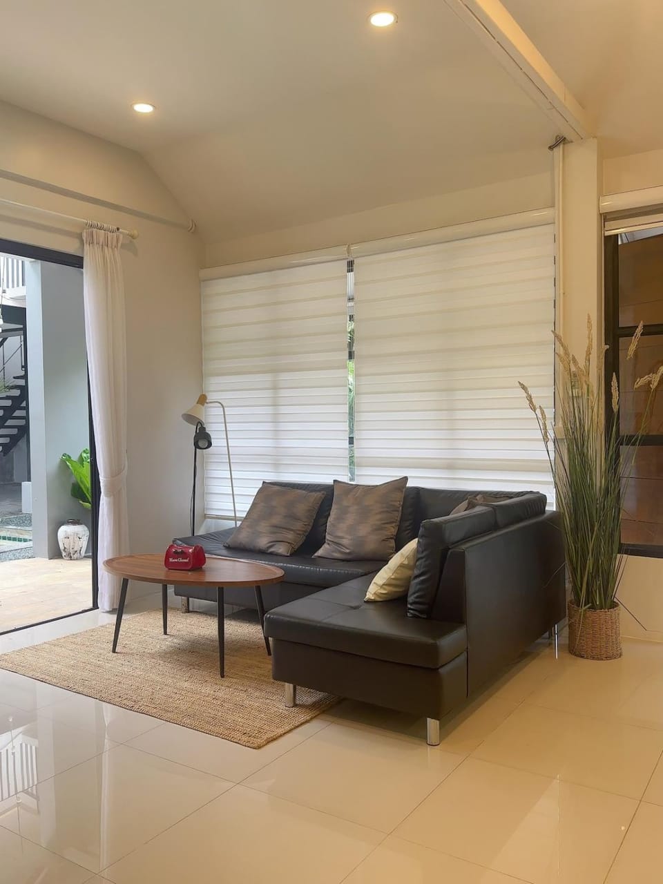 Communal lounge/ TV room, Living room, Seating area