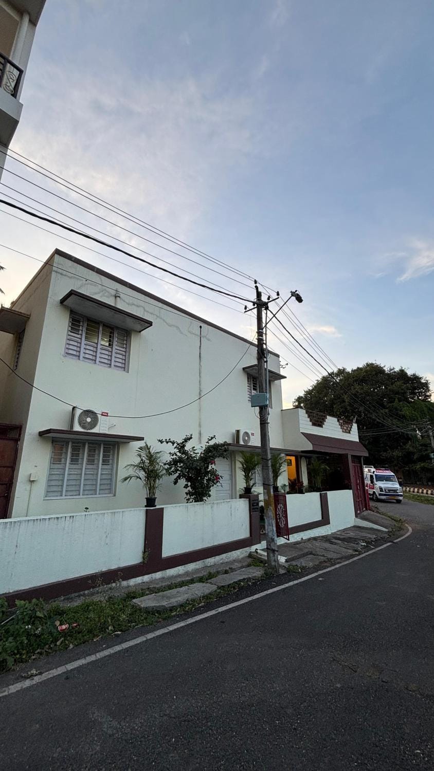Yami Vistas - 3BHK AC Homestay Near Downtown CITY Centre House in Mysuru