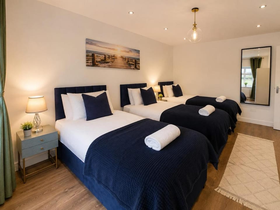 Spacious 3-Bed Cardiff Retreat Groups, Families House in Cardiff