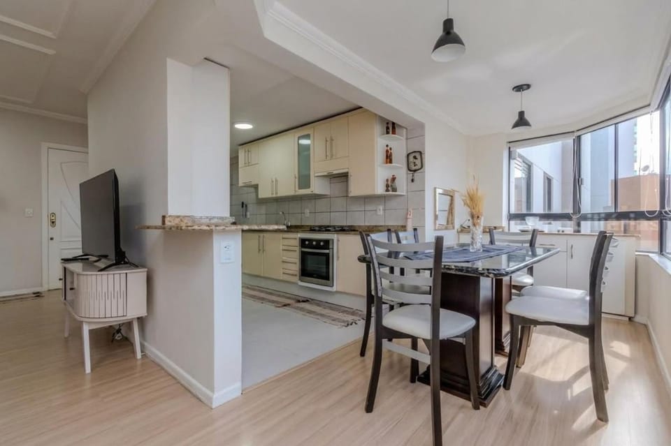 Dining area, oven, stove