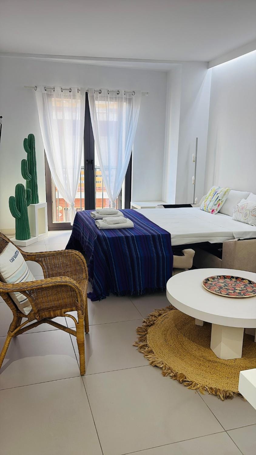 Bed, Living room