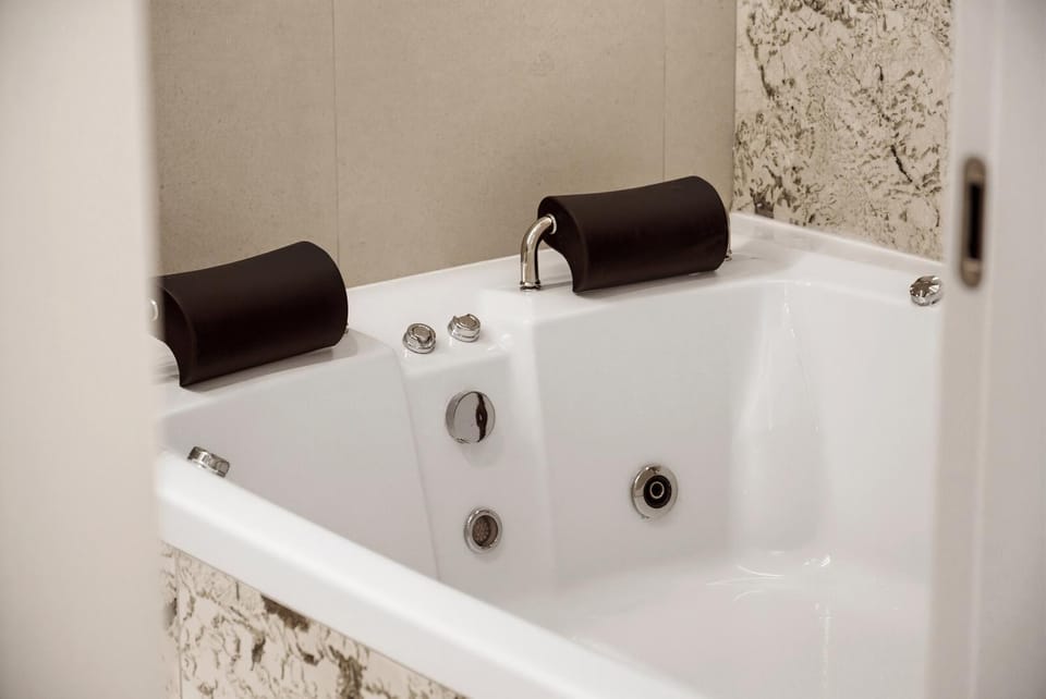 Bathroom, Bath