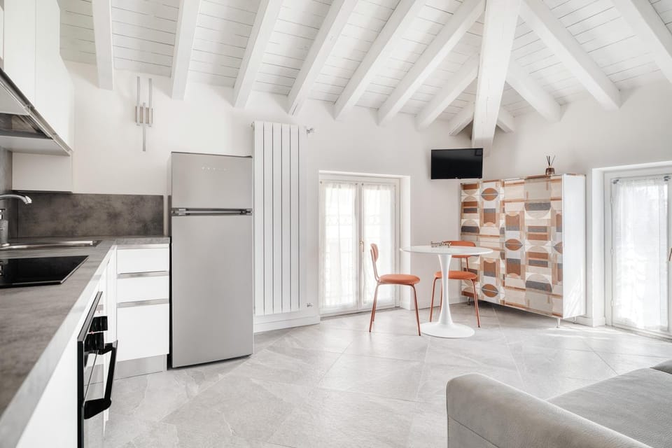 TV and multimedia, Kitchen or kitchenette, Living room, Seating area, Dining area, oven