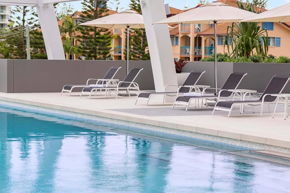 Patio, Garden, Swimming pool, sunbed