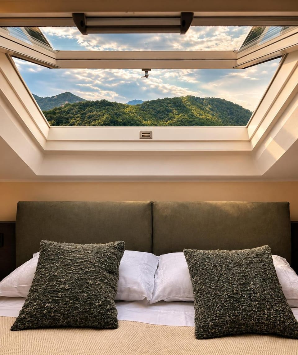 Bed, Bedroom, Mountain view