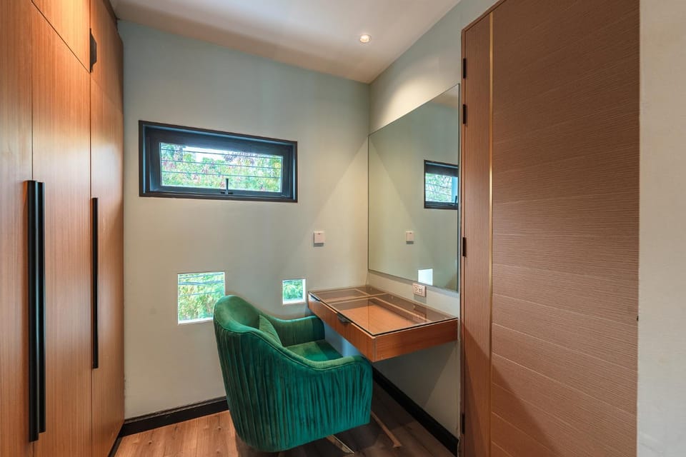 Seating area, wardrobe