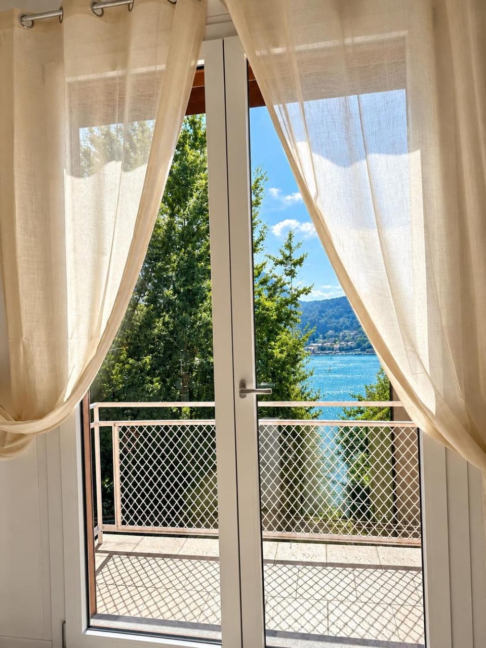 Balcony/Terrace, Lake view