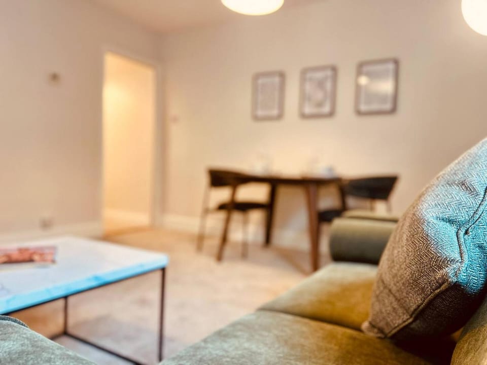 Victorian Flat Free Parking, Central Bury Apartment in Bury Saint Edmunds