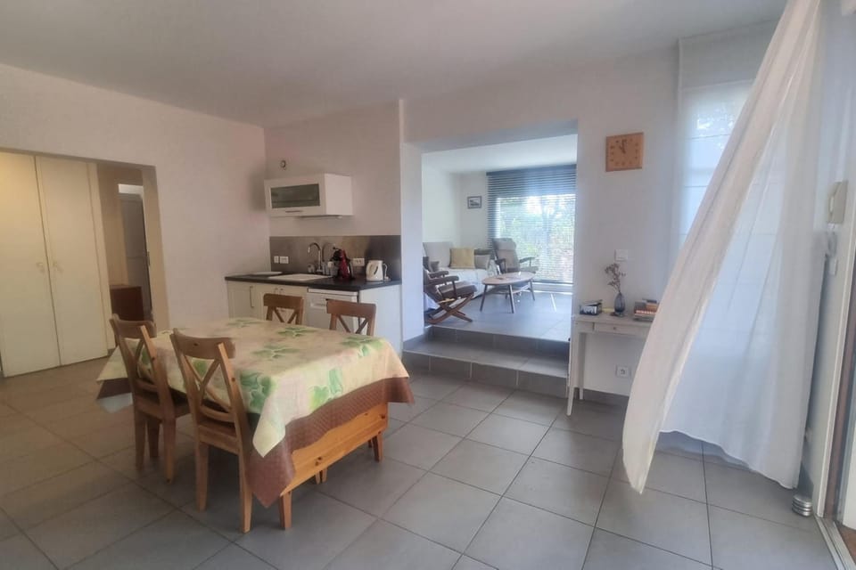 Large family apart with garden close to the beach Apartment in Arcachon