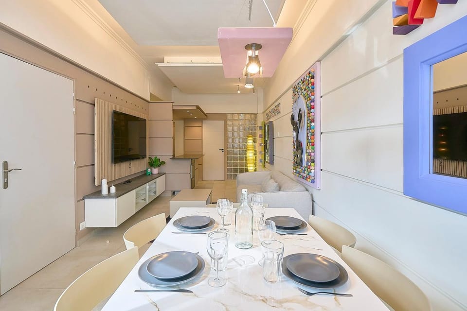 Art Deco Apartment – 2 Bedrooms – Near Tram Apartment in Lille