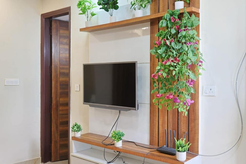 Urbancore Living Co , Cozy 1RK in Sector 42 Apartment in Gurugram
